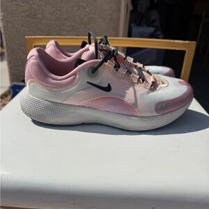 Nike React Escape Rn Women's Athletic Running Sneakers
